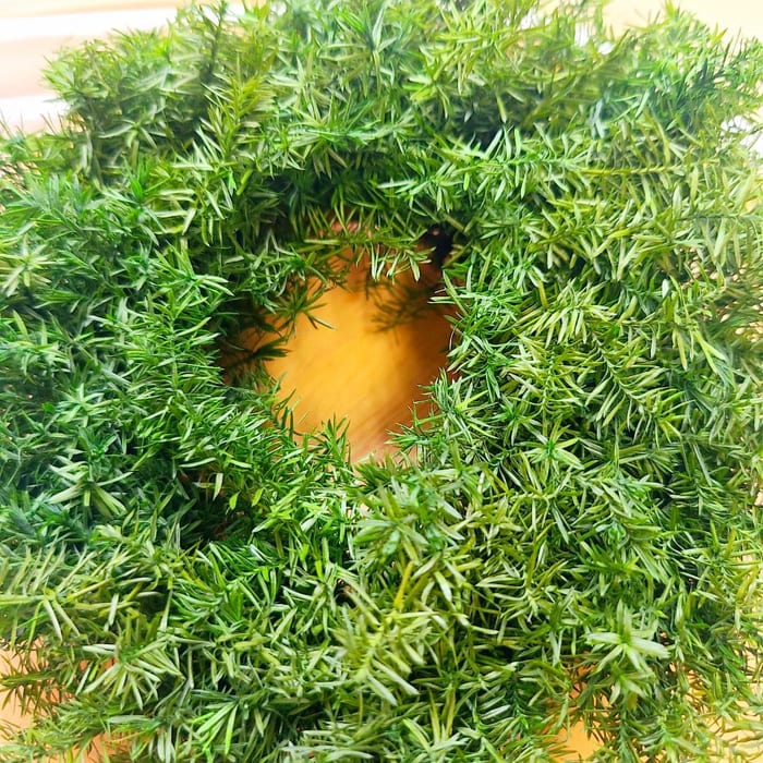 長く楽しむ 針葉樹のプリザーブドフラワーラウンドリース